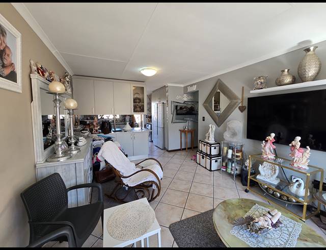 3 BEDROOM SECTIONAL TITLE FOR SALE IN SOUTH CREST